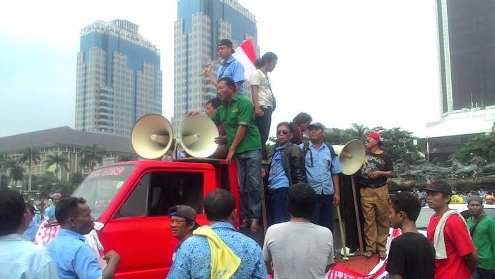 Utusan Sopir Taksi Bacakan Surat Penutupan Uber dan Grab Car, Pendemo Bubar