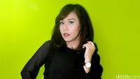 Bintang film Love is U itu pun menyesal putus dari pria yang menurutnya sangat perhatian tersebut. Pool/Ismail/detikFoto.