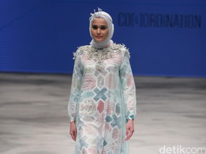 Koleksi 5 Desainer yang Angkat Keindahan Alam Indonesia Tutup IFW 2016