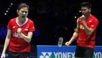 Ekspresi kemenangan Debby Susanto (kiri) dan Praveen Jordan (kanan) usai mengalahkan Joachim Fischer Nielsen/Christinna Pedersen dengan skor 21-12, 21-17. Andrew Boyers/Reuters/detikFoto.