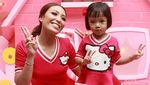 Serba Pink! Ayu Dewi Rayakan Ultah Anak dengan Tema Hello Kitty