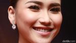 Ayu Ting Ting, Pretty in Red