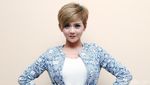 Jenita Janet dengan Rambut Pixie Cut, Cantik?