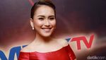 Ayu Ting Ting, Pretty in Red