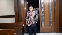 Dasep Ahmadi, dihukum 7 tahun penjara dan denda Rp 200 juta, subsider 3 bulan kurungan. Dasep terbukti melakukan korupsi pengadaan mobil listrik tahun 2013.