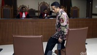 Majelis hakim juga memerintahkan Dasep membayar Rp 17,1 miliar untuk mengganti kerugian negara dalam waktu 2 bulan. Apabila tidak diganti dalam kurun tersebut maka harta bendanya disita oleh Jaksa pada Kejaksaan Agung (Kejagung) dan kalau tidak cukup maka diganti hukuman pidana penjara 2 tahun.