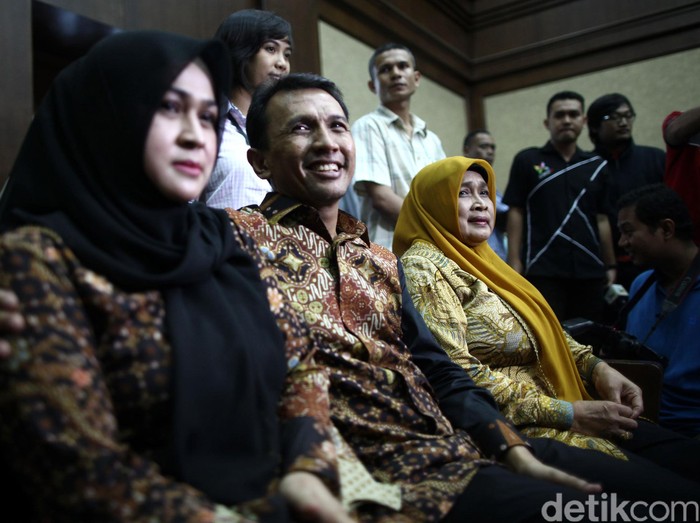 Gatot dan Evy Terima Putusan Hakim, Jaksa Masih Pikir-pikir