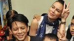 Ariel dan Sophia Latjuba Hibur Anak-anak Penderita Kanker