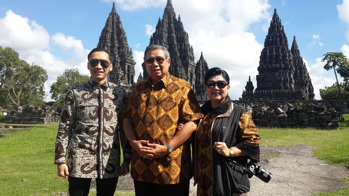 Lanjutkan Tour de Java, SBY dan Ibu Ani Singgah di Candi Prambanan