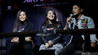 Cella sebagai personel Kotak pun melihat lagu tersebut bisa menggambarkan apa yang terjadi di Kikan X Kotak.