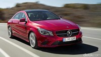 Di urutan teratas adalah Mercedes-Benz CLA 180 Blue Efficiency. Coupe 4 pintu memiliki angka koefisien drag 0,28. Mobil bisa mengiris angin dengan sempurna tidak lepas dari desain yang disuguhkan Mercy. Seperti pada desain flat underfloor, low ride-height dan small frontal area.