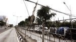 Kabel Menjuntai di Jalan Gunung Sahari
