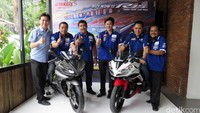 Konsumen yang menginginkan R15 Spesial Edition cukup mengeluarkan kocek Rp 32,8 juta (On The Road Jakarta). Motor ini juga ditawarkan dengan 3 warna tambahan yakni Speed Grey, Supernova White dan Racing Blue.
