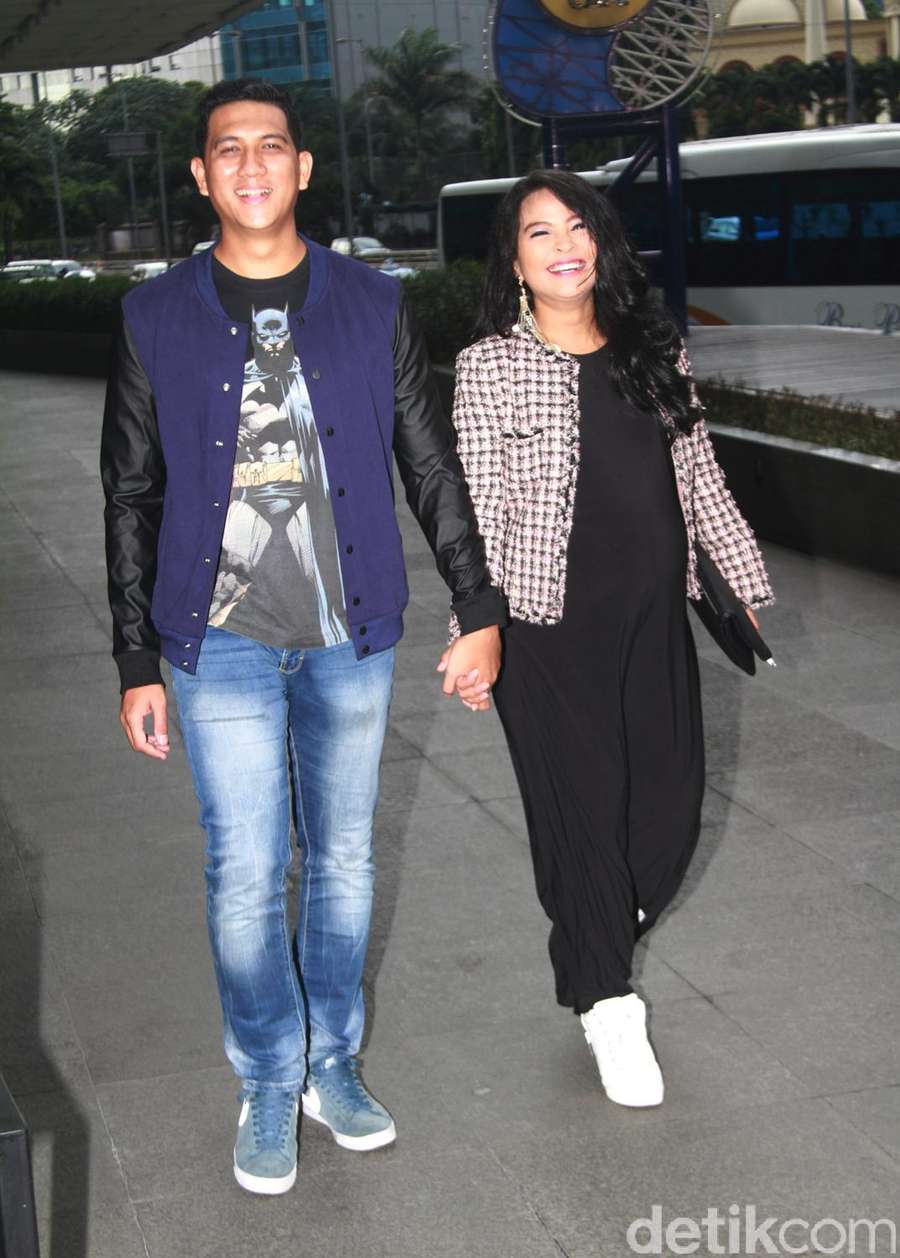 Hamil 8 Bulan, Tantri 'Kotak' Sumringah Banget