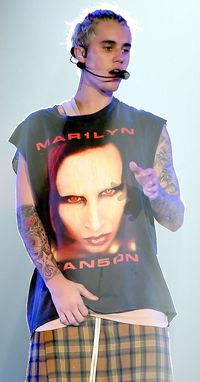 Justin Bieber Kembali ke 'Neraka' Instagram