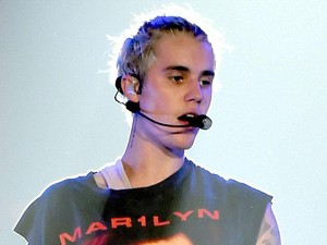 Instagram Diretas, Mantan Pacar Unggah Foto Syur Justin Bieber