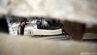 Namun situasi yang berbeda 180 derajat dialami oleh banyak sebagian lagi. Pemberlakuan SVLK bukanlah sesuatu yang mesti ditakutkan. Bahkan perlu disambut positif.