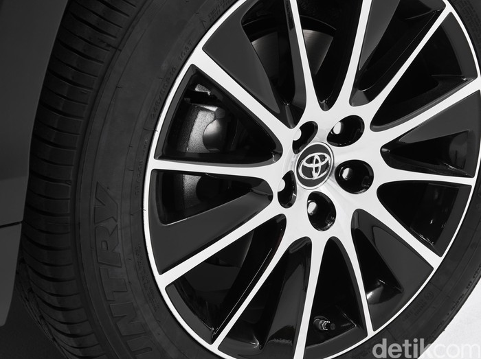 Toyota dan Lexus Pasang Rem Otomatis di Kendaraan Mulai 2017