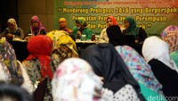 Diskusi itu digelar dalam rangka memperingati Hari Perempuan Internasional.