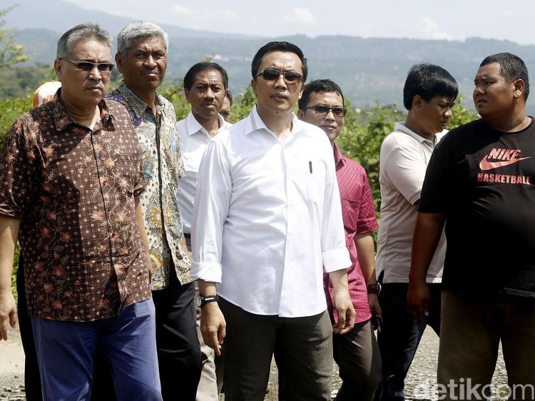 Menpora Tinjau Kompleks Olahraga Hambalang