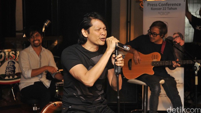 Ultah Ke-22, GIGI Gandeng Gitaris Aria Baron