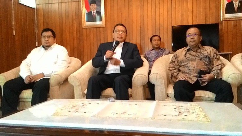Menag Minta Saudi Perbaiki Fasilitas Haji, Dari Tenda Arafah Hingga Listrik Menag Minta Saudi Perbaiki Fasilitas Haji, Dari Tenda Arafah Hingga Listrik