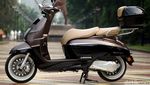 Sensasi Menunggangi Skuter Peugeot Django