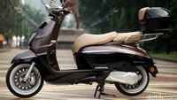 Namun besarnya tubuh yang ditawarkan, membuat motor ini akan sulit melakukan selap-selip layaknya skuter lainnya.