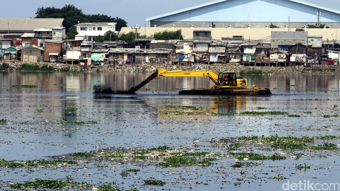 Solusi Ahok untuk Pompa Waduk Pluit yang Mati: Ganti Kabel