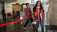 Penyidik KPK menjadwalkan pemeriksaan Damayanti Wisnu Putranti dalam kasus suap terkait proyek ijon infrastruktur di Kementerian Pekerjaan Umum dan Perumahan Rakyat (PUPR).