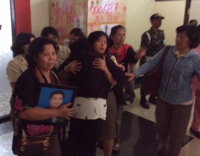 Duka Keluarga Demena, Kehilangan 3 Kerabat dalam Penembakan OTK di Papua