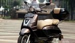 Sensasi Menunggangi Skuter Peugeot Django
