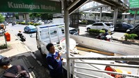 Perawatan ini dilakukan untuk menjaga kebersihan JPO dari coret-coretan.