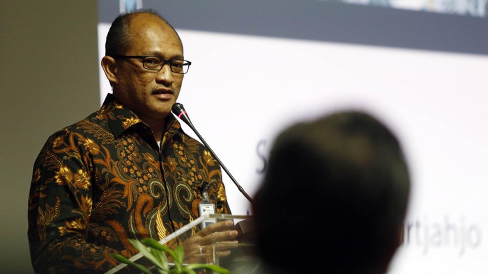 PT GMF AeroAsia punya direktur utama yang baru. Juliandra Nurtjahjo diangkat sebagai dirut menggantikan Richard Budihadianto.