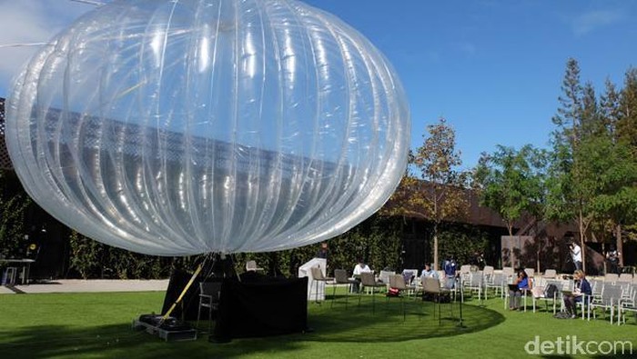 Balon internet Google Loon (detikINET/Ardhi Suryadhi) Balon internet Google Loon (detikINET/Ardhi Suryadhi)