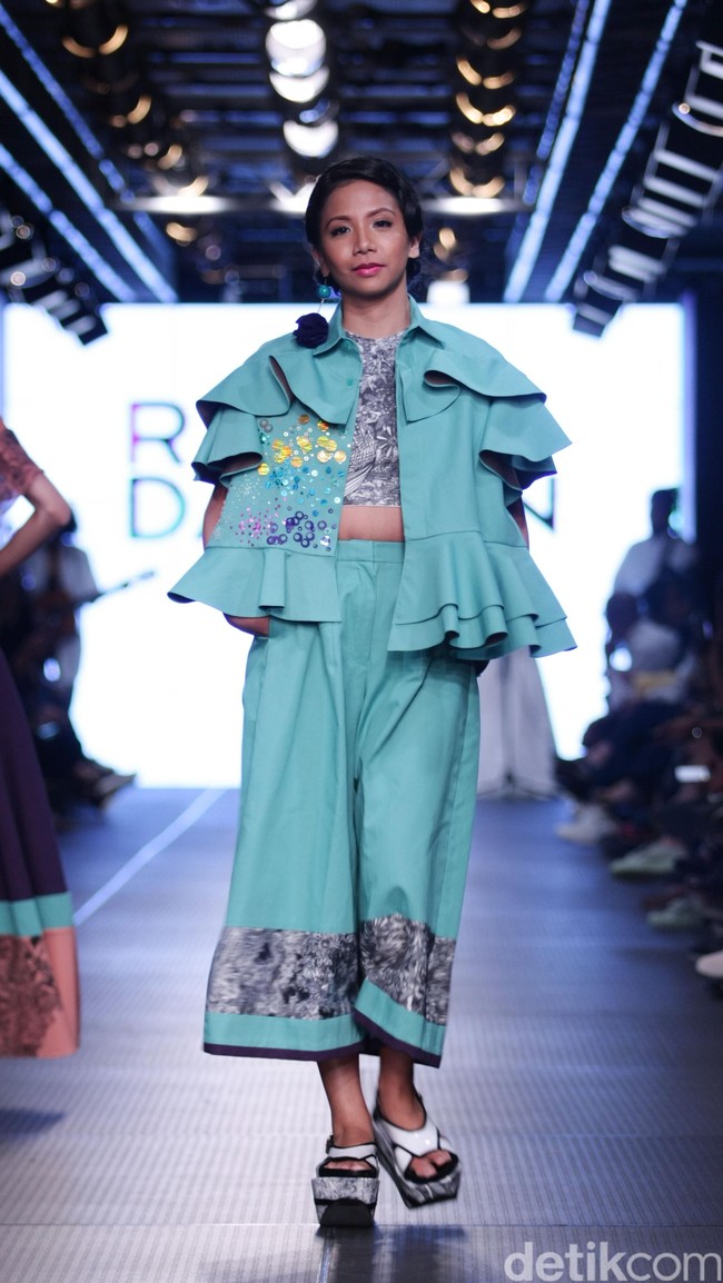 Rama Dauhan Plaza Indonesia Fashion Week 2016 at Plaza Indonesia. Thamrin. Jakarta. [Foto: Mohammad Abduh/Wolipop]