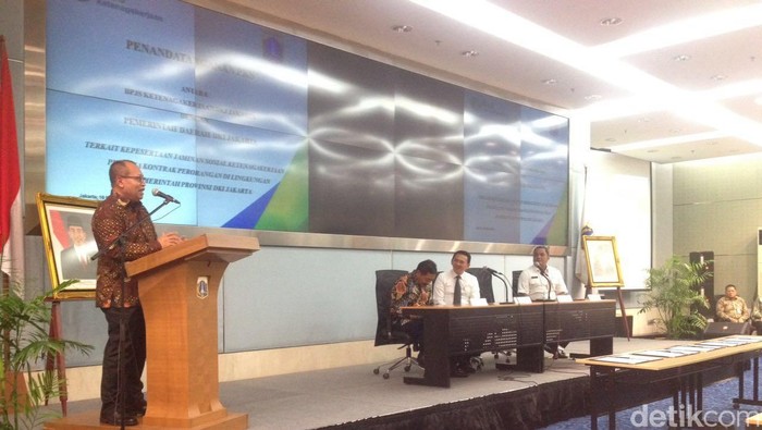 Ahok Daftarkan Pekerja Kontrak Jadi Peserta BPJS Ketenagakerjaan