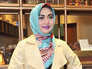 Momen Ramadhan Eddies Adelia dengan Suami yang Sama