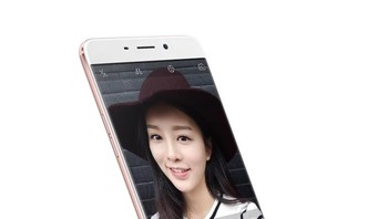 Duo ponsel Oppo memiliki kamera depan berukuran 16 megapixel yang dilengkapi selft perfection technology. Foto: Oppo