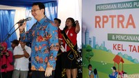 Ahok saat memberi pidato pembukaan RPTRA Pulo Gundul.