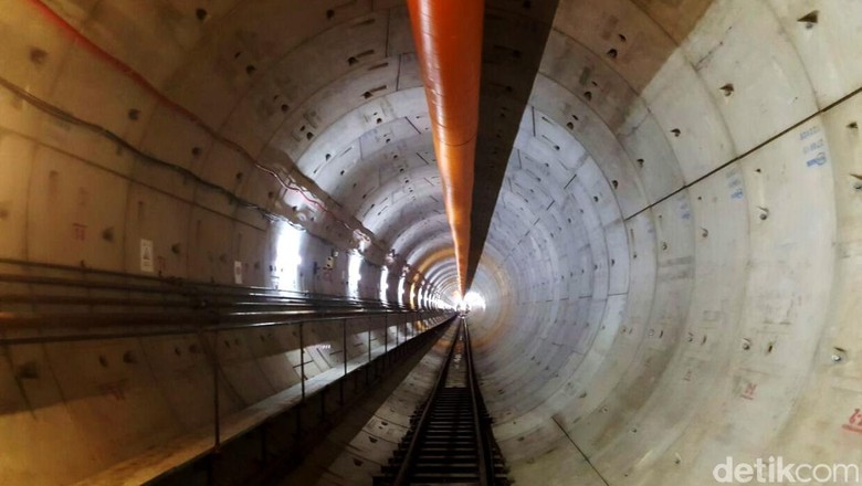 Penampakan Terkini Terowongan dan Stasiun Bawah Tanah MRT di Senayan Penampakan Terkini Terowongan dan Stasiun Bawah Tanah MRT di Senayan