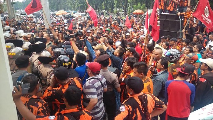 Pendukung La Nyalla Bubar setelah Ditemui Kejati, ini Hasil Pertemuannya
