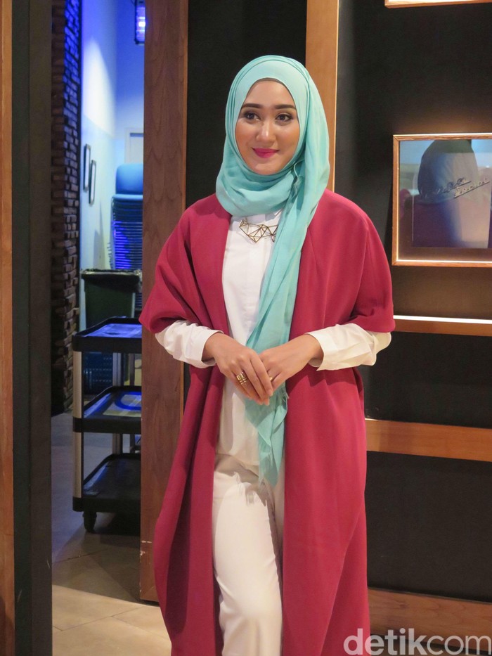 Dian Pelangi Rancang Baju  Renang Khusus untuk Hijabers