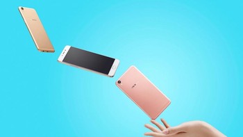 Baterai R9 berkapasitas 2.850 mAh, sedangkan R9 Plus 4.120 mAh. Oppo melengkapi kedua ponsel ini dengan teknologi Super VOOC untuk pengisian baterai lebih cepat. Foto: Oppo