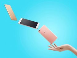 Aksi Duo Ponsel Anyar Oppo