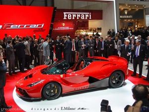Dilarang Beli Ferrari, Kolektor Mobil Ini Berang