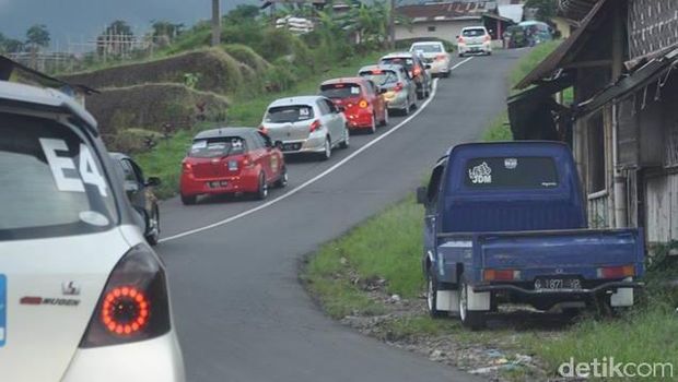 Lampu belakang yang 'bolong'