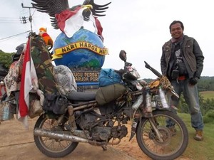 Dayat Taklukkan Aceh-Merauke dengan Motor Bebek 100 cc