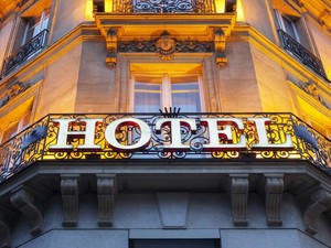Menginap di Hotel Fotogenik Makin Asyik dengan 6 Tips Ini