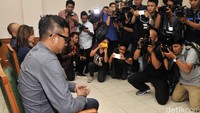 Dari vonis perceraian itu, bintang film Buruan Cium Gue tersebut juga berhak mendapatkan hak asuh anak. Pool/Noel/detikFoto.